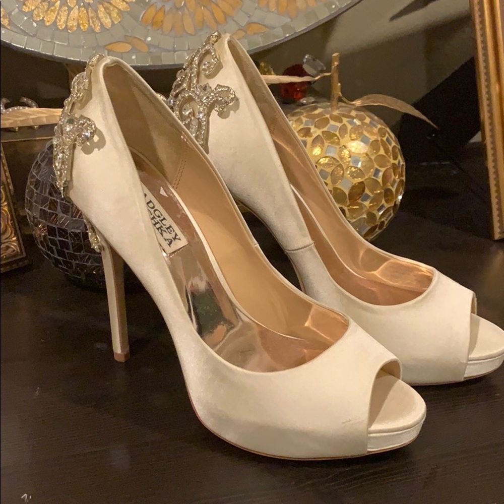 Badgley Mischka pumps size 7,5 - Picture 2 of 8